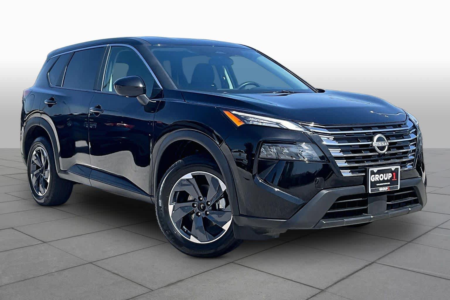 Used 2025 Nissan Rogue SV FWD image 3