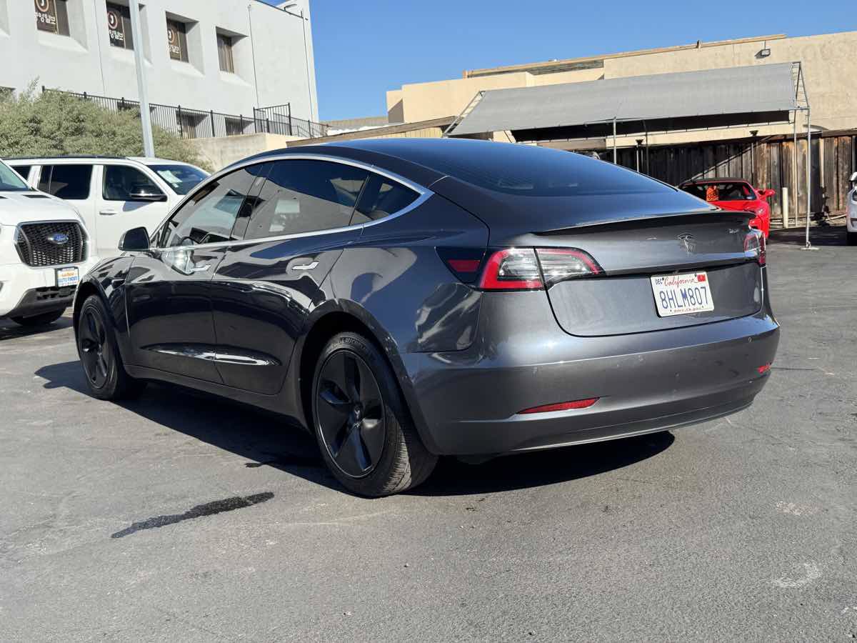 Used 2018 Tesla Model 3 RWD image 10