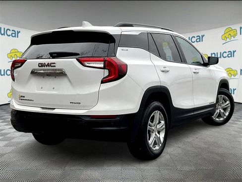Used 2023 GMC Terrain SLE w/ Driver Convenience Package image 6