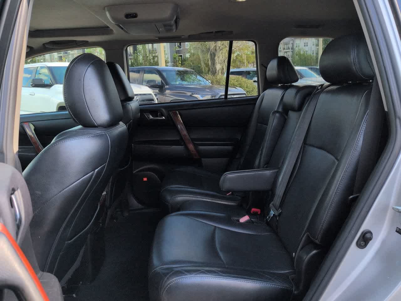 Used 2011 Toyota Highlander Limited w/ Tow Pkg FWD image 13