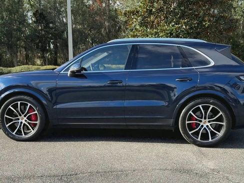 Used 2024 Porsche Cayenne S image 5