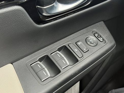 Used 2025 Honda CR-V EX-L image 26
