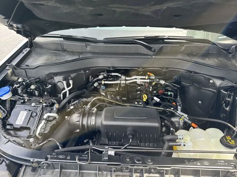 Used 2022 Ford Explorer XLT w/ Equipment Group 202A image 41