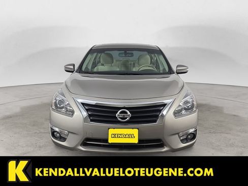 Used 2013 Nissan Altima 2.5 SV w/ 2.5SV Convenience Pkg FWD image 2