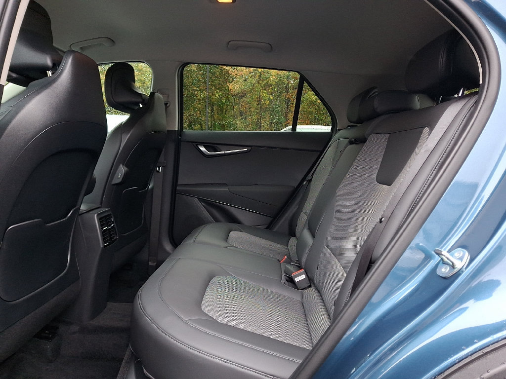 Certified 2025 Kia Niro EX w/ EX Cold Weather Package FWD image 11