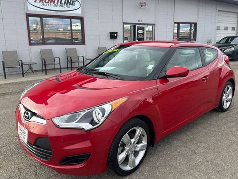 Used 2013 Hyundai Veloster image 1