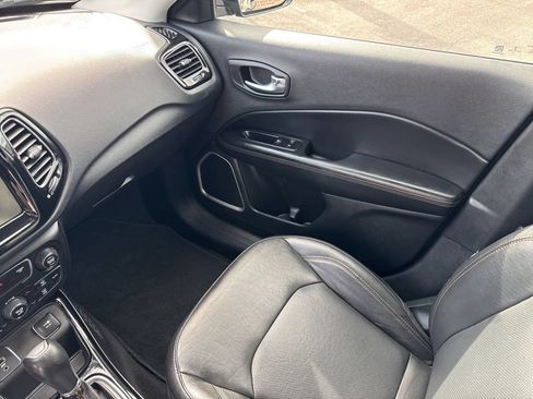 Used 2019 Jeep Compass Limited FWD image 31