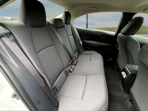 Used 2023 Toyota Corolla LE FWD image 16
