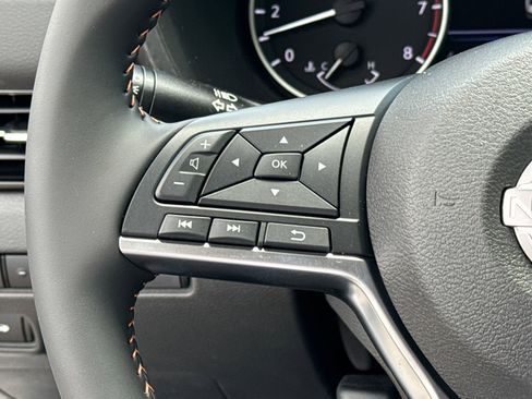 New 2025 Nissan Sentra SR w/ Midnight Edition image 24