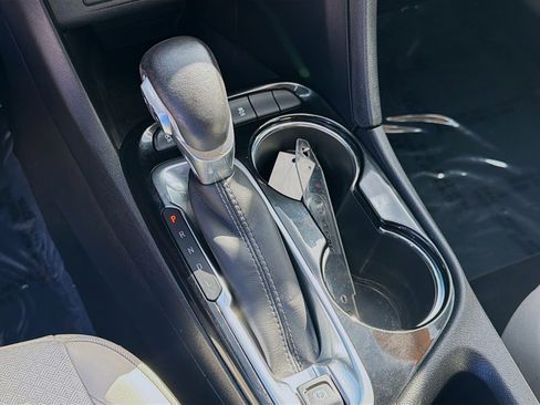 Used 2022 Buick Encore GX Select image 15