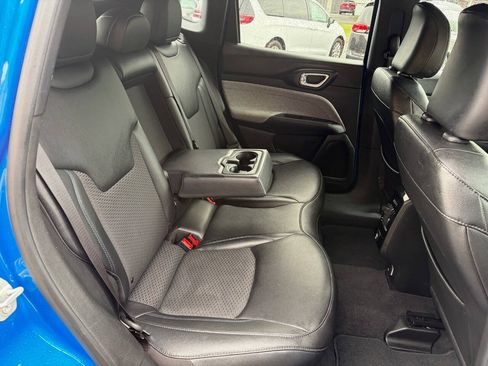Used 2024 Jeep Compass Latitude AWD/4WD image 10