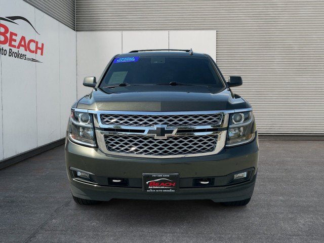 Used 2019 Chevrolet Suburban LT w/ LT Signature Package AWD/4WD image 3