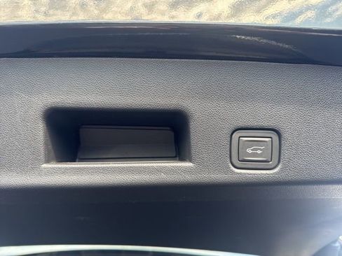 Used 2025 Buick Enclave Preferred image 6