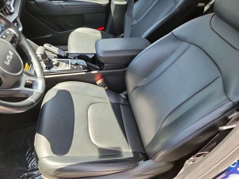 Used 2023 Kia Sportage EX FWD image 15