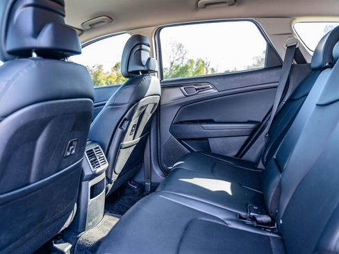 Used 2023 Kia Sportage EX image 16