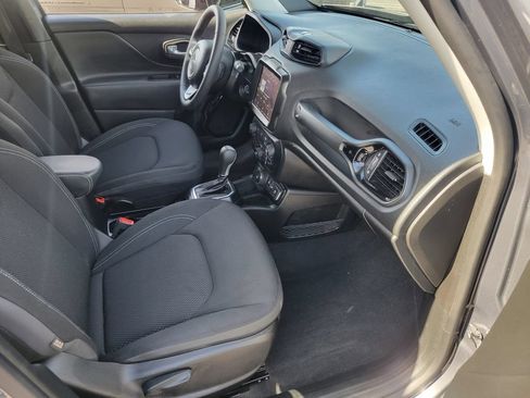 Used 2023 Jeep Renegade Altitude AWD/4WD image 16