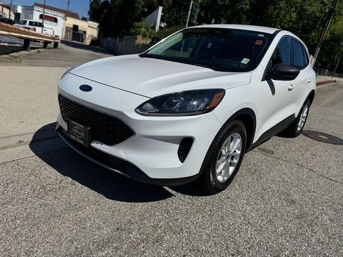 Used 2022 Ford Escape SE FWD image 3