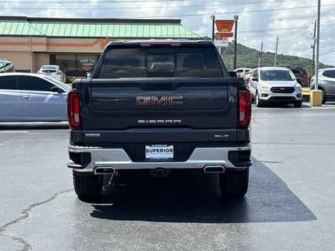 Used 2022 GMC Sierra 1500 SLT w/ SLT Premium Package AWD/4WD image 4