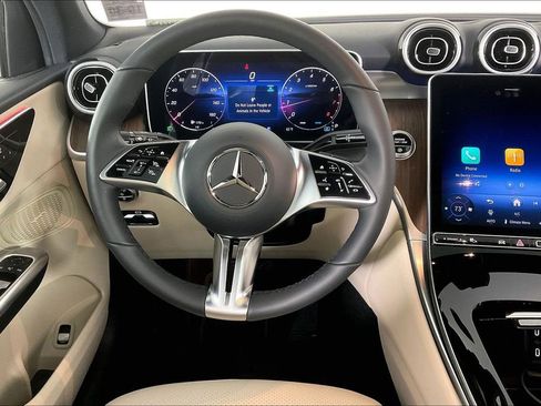 Used 2026 Mercedes-Benz GLC 300 4MATIC image 5