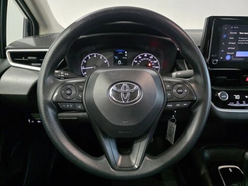 Used 2025 Toyota Corolla LE image 16