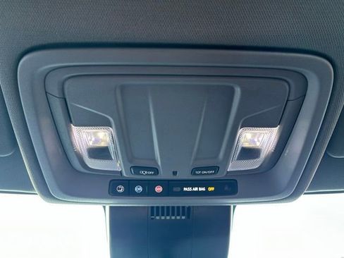 Used 2022 Chevrolet Silverado 1500 Custom image 29