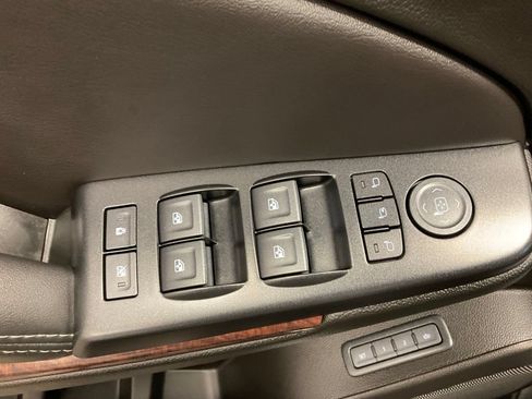 Used 2019 GMC Yukon SLT AWD/4WD image 18