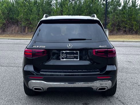Used 2025 Mercedes-Benz GLB 250 4MATIC image 11