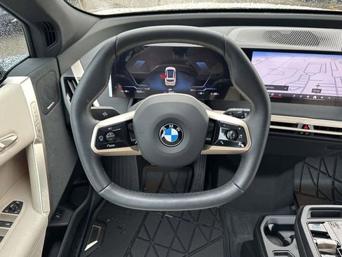 Used 2026 BMW iX xDrive45 image 19