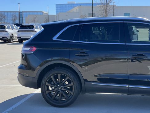 Used 2022 Lincoln Nautilus Reserve w/ Monochromatic Package image 11