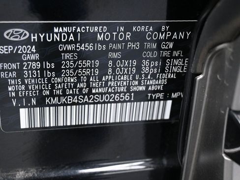 Used 2025 Genesis GV60 RWD image 9