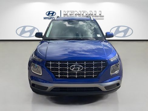 Used 2023 Hyundai Venue SEL w/ Cargo Package FWD image 2