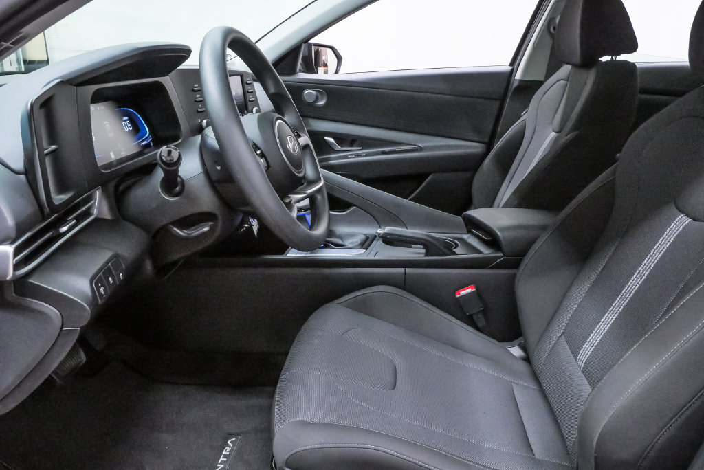 Certified 2026 Hyundai Elantra SE w/ Cargo Package FWD image 9