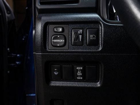 Used 2020 Toyota 4Runner TRD Off-Road Premium AWD/4WD image 19
