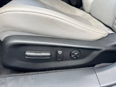 Used 2018 Honda Accord Touring image 13