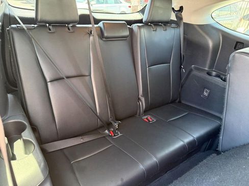 Used 2021 Toyota Highlander XLE FWD image 14