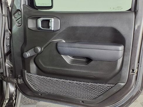 Used 2024 Jeep Gladiator Sport image 8