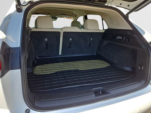 Used 2023 Buick Envision Essence AWD/4WD image 9