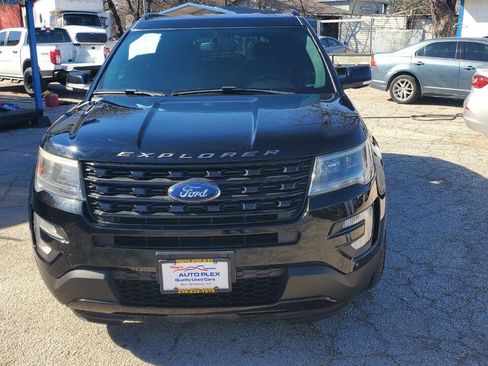 Used 2017 Ford Explorer Sport image 8