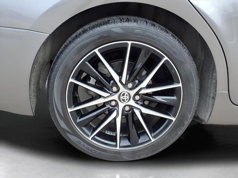 Used 2023 Toyota Camry SE image 6