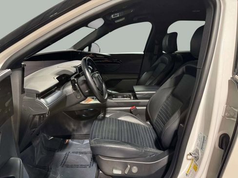 Certified 2024 Lincoln Nautilus Reserve w/ Jet Appearance Package (87T) image 5