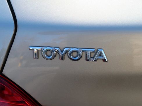 Used 2005 Toyota Avalon XL image 9