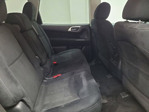 Used 2016 Nissan Pathfinder SV w/ SV Cold Weather Package AWD/4WD image 19