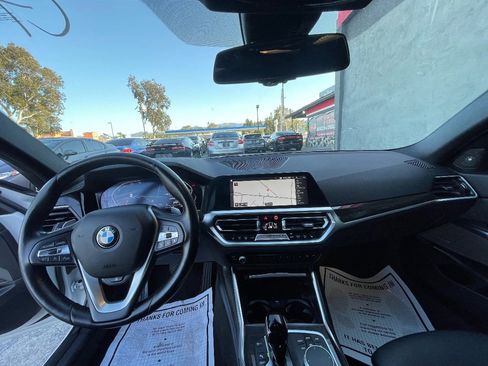 Used 2019 BMW 330i Sedan w/ Premium Package image 10