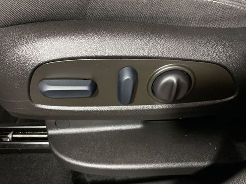 Used 2023 GMC Terrain SLE w/ Driver Convenience Package image 12