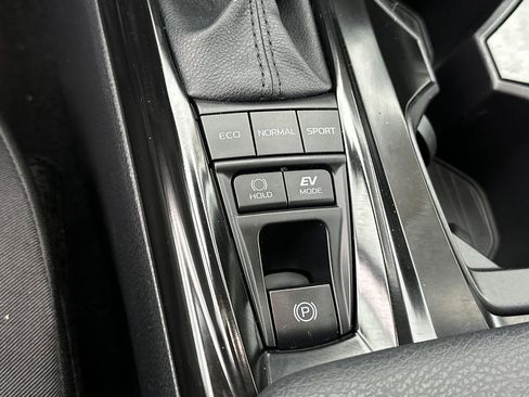 Used 2025 Toyota Camry LE image 26