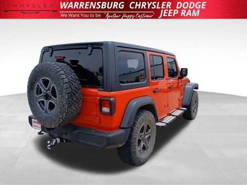 Used 2018 Jeep Wrangler Unlimited Sport S AWD/4WD image 3