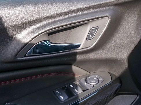 New 2026 Chevrolet Trax RS w/ Sunroof Package image 19