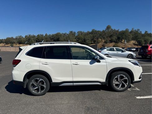 Used 2023 Subaru Forester Touring w/ Popular Package #2 AWD/4WD image 4