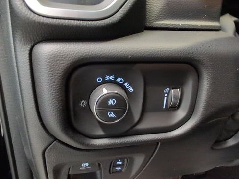 New 2026 RAM 1500 4x4 Crew Cab image 13