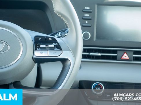 Used 2025 Hyundai Elantra Sport image 30